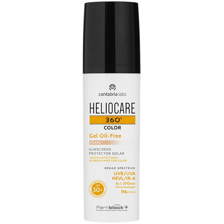 Heliocare 360° Color Gel Oil-Free Pearl aurinkovoide SPF 50+ luo mattapinnan valkoisessa pullossa mustalla korkilla.