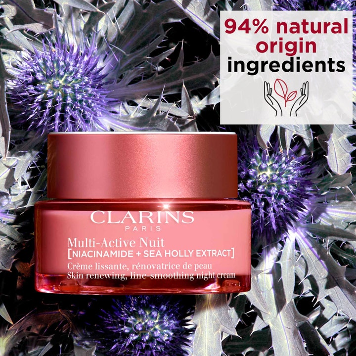 Clarins Multi-Active Nuit 50 ml silottava yövoide vaaleanpunaisessa purkissa 94 % luonnollista alkuperää olevia ainesosia