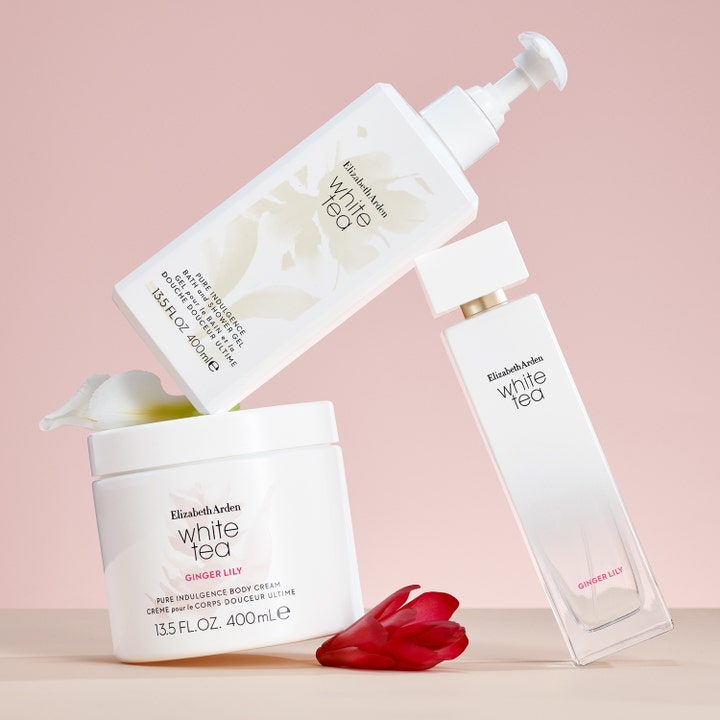 Elizabeth Arden White Tea Shower Gel 400 ml puhdistava suihkugeeli valkoisessa pumppupullossa osana tyylikästä sarjaa.
