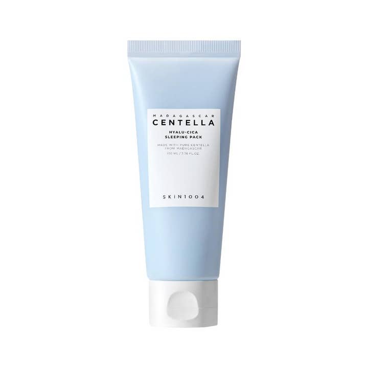 SKIN1004 Madagascar Centella Hyalu-Cica Sleeping Pack 100 ml yönaamio vaaleansinisessä tuubissa