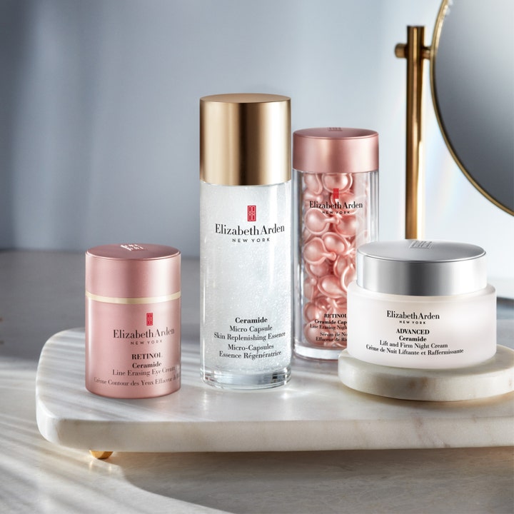 Elizabeth Arden Ceramide Retinol Eye Treatment 15 ml silottava silmänympärysvoide vaaleanpunaisessa purkissa marmorilla.