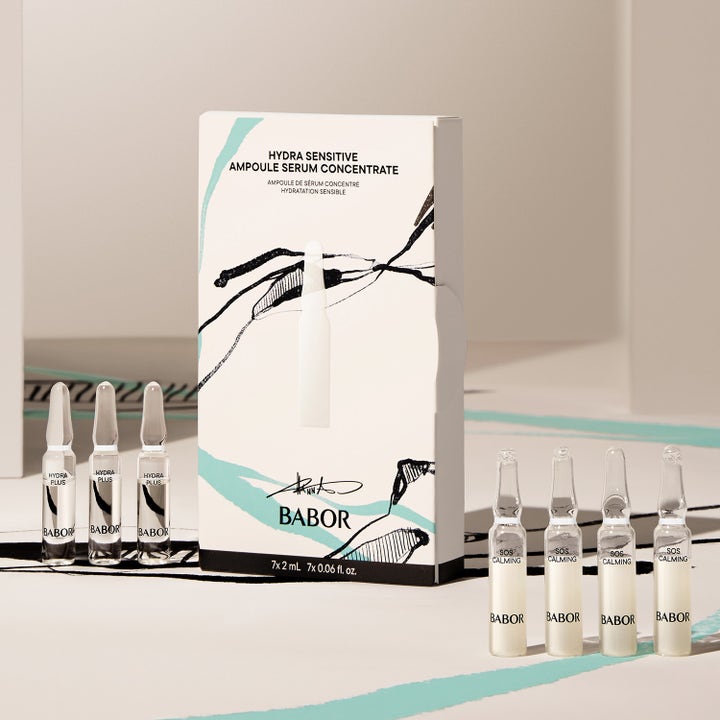 Babor Hydra Sensitive 14 ml rauhoittava seerumi valkoisessa kuviollisessa pakkauksessa ja lasisissa ampulleissa