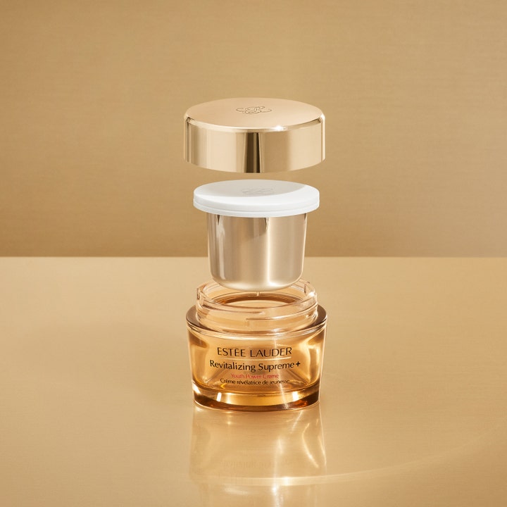 Estée Lauder Revitalizing Supreme+ Youth Power Creme 50 ml elvyttävä päivävoide kultaisessa lasipurkissa täyttöpakkauksella.