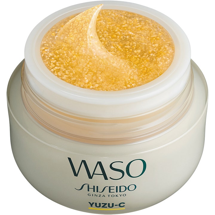 Shiseido Waso Yuzu-C Beauty Sleeping Mask 50 ml kosteuttava yönaamio vaaleassa purkissa jossa on keltaista geeliä.
