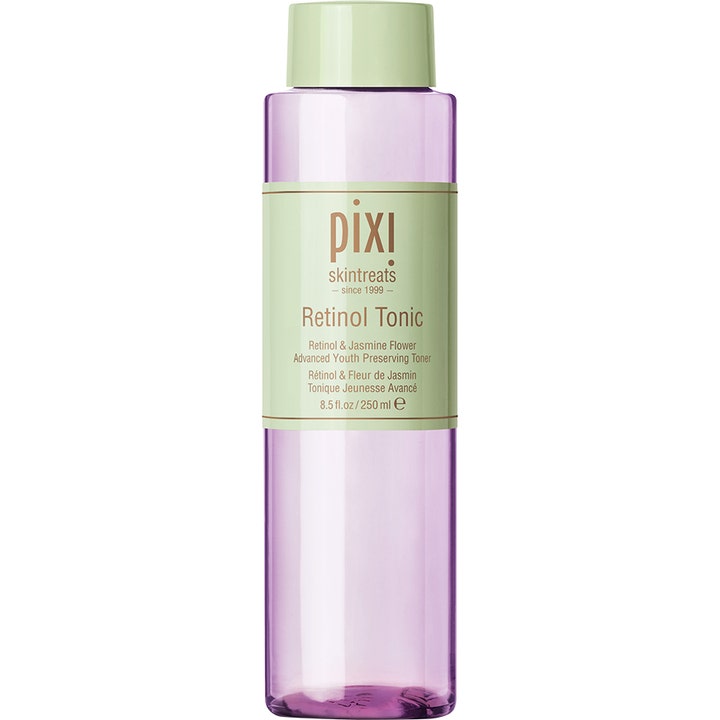 Pixi Retinol Tonic 250 ml uudistava kasvovesi sisältää retinolia ja jasmiinia lilan sävyisessä pullossa.