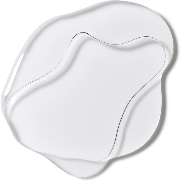 MAC Cosmetics Gently Off Dual-Phase Makeup Remover Mint 100 ml meikinpoistoaine kirkkaalla ja nestemäisellä koostumuksella.
