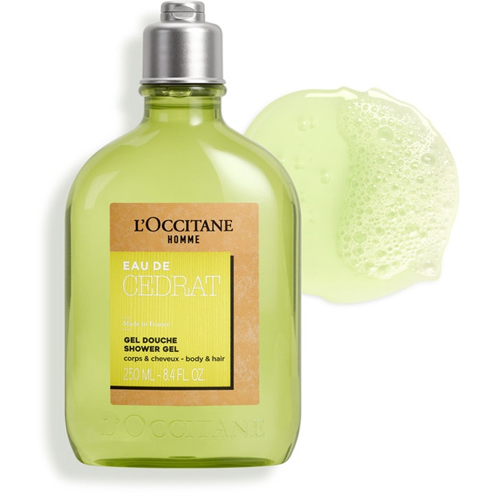 L'Occitane Cédrat Shower Gel 250 ml virkistävä suihkugeeli ja vaaleanvihreä kupliva koostumus.