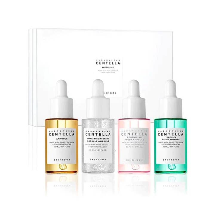 SKIN1004 Madagascar Centella Ampoule Kit 4x30 ml seerumisetti rauhoittaa ihoa neljällä erivärisellä lasipullolla.