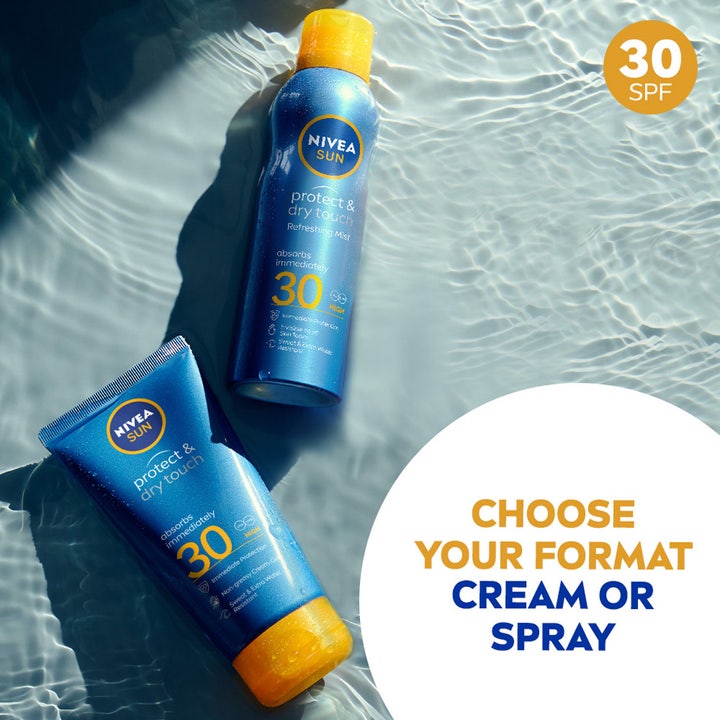 NIVEA Sun Protect & Dry Touch SPF30 200 ml aurinkovoide ja -suihke vedessä Choose your format -tekstillä.