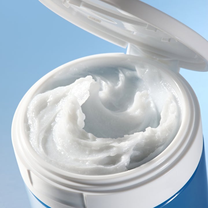 Dr. Ceuracle Hyal Reyouth Melting Foaming Balm 100 ml puhdistusbalmi, jossa on kermainen valkoinen koostumus.