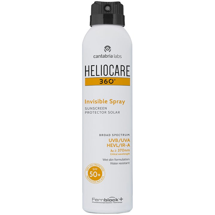 Heliocare 360 Invisible Spray 200 ml aurinkosuoja antaa laajan suojan valkoisessa suihkepullossa mustalla suuttimella.