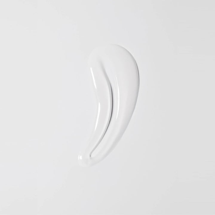 Jorgobé Multi-Peptide Filler Serum 50 ml täyteläistävä seerumi ja sen pehmeä valkoinen voidemainen koostumus.
