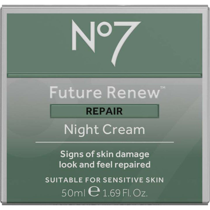 No7 Future Renew Repair Night Cream 50 ml uudistava yövoide harmaassa pakkauksessa herkälle iholle.
