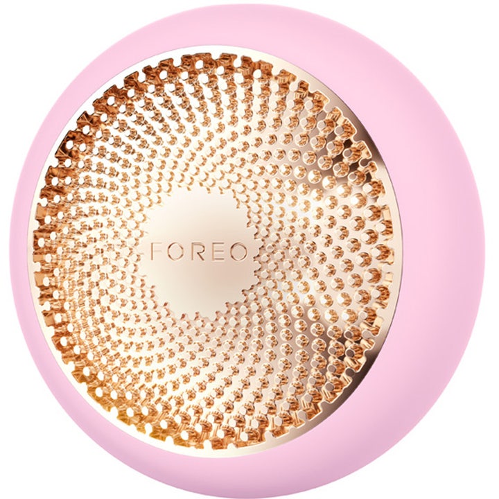 FOREO UFO 3 Pearl Pink 1 kpl syväkosteuttava kasvolaite on pyöreä vaaleanpunainen laite ruusukultaisella metallilevyllä