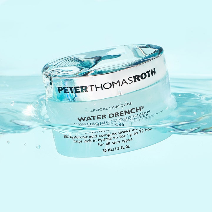 Peter Thomas Roth Water Drench Cloud Creme 50 ml kosteuttava kasvovoide vedessä olevassa sinisessä purkissa