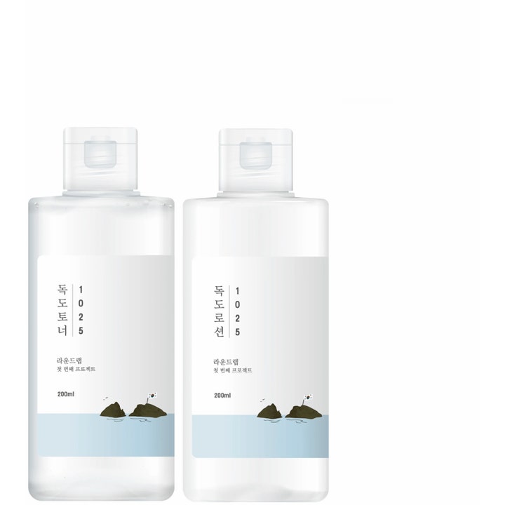 Round Lab 1025 Dokdo Toner & Lotion 200ml kosteuttava ihonhoitosetti kaksi minimalistista pulloa saarikuvioilla.