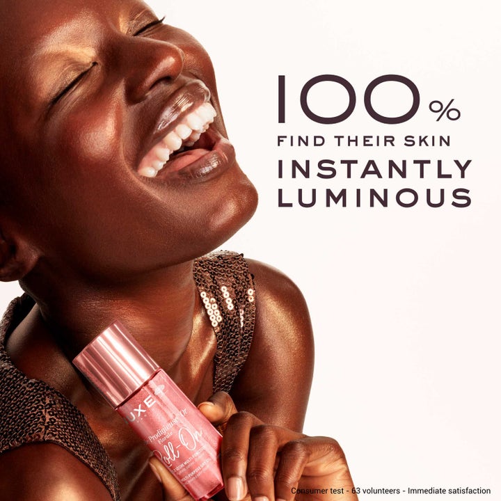 Nuxe Huile Prodigieuse Or Florale Roll-On 60 ml heleyttävä öljy antaa iholle välitöntä hohdetta säteilevän mallin iholla.