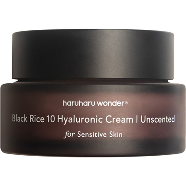 Haruharu Wonder Black Rice 10 Hyaluronic Cream Unscented kosteuttava kasvovoide mattapintaisessa ruskeassa purkissa.