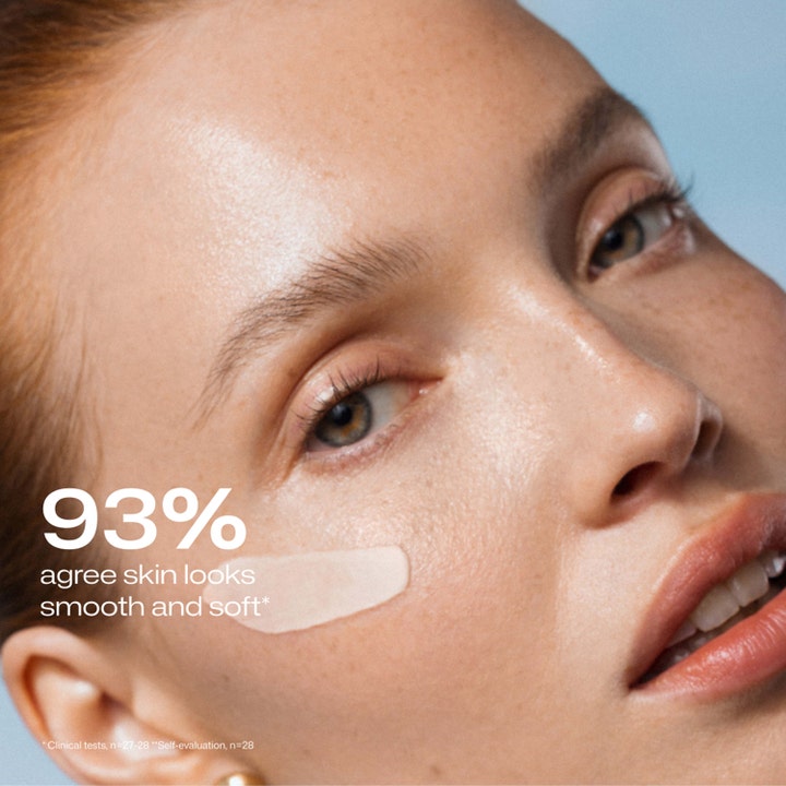 Lumene Nordic-C Glow Moisturizer 50 ml heleyttävä kasvovoide antaa pehmeyttä ja teksti 93 % agree skin looks smooth