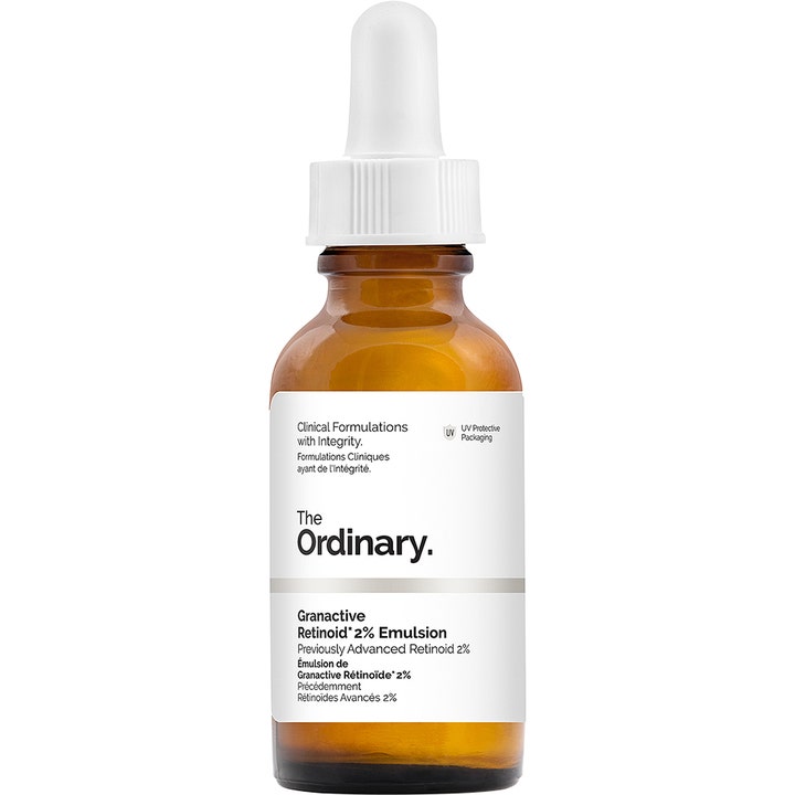 The Ordinary Granactive Retinoid 2% Emulsion 30 ml uudistava retinoidi ruskeassa lasipullossa valkoisella pipetillä.