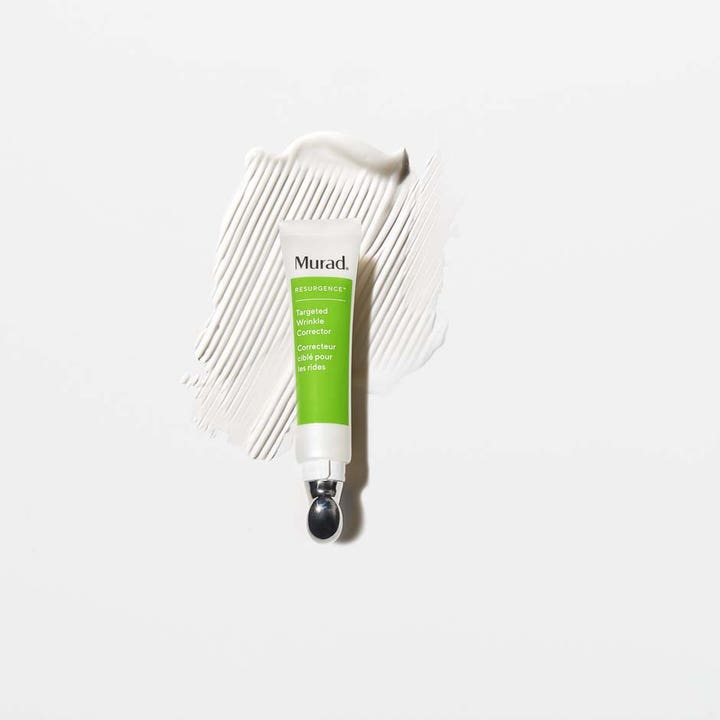 Murad Resurgence Targeted Wrinkle Corrector 15 ml silottava seerumi ja valkoinen voidekoostumus.