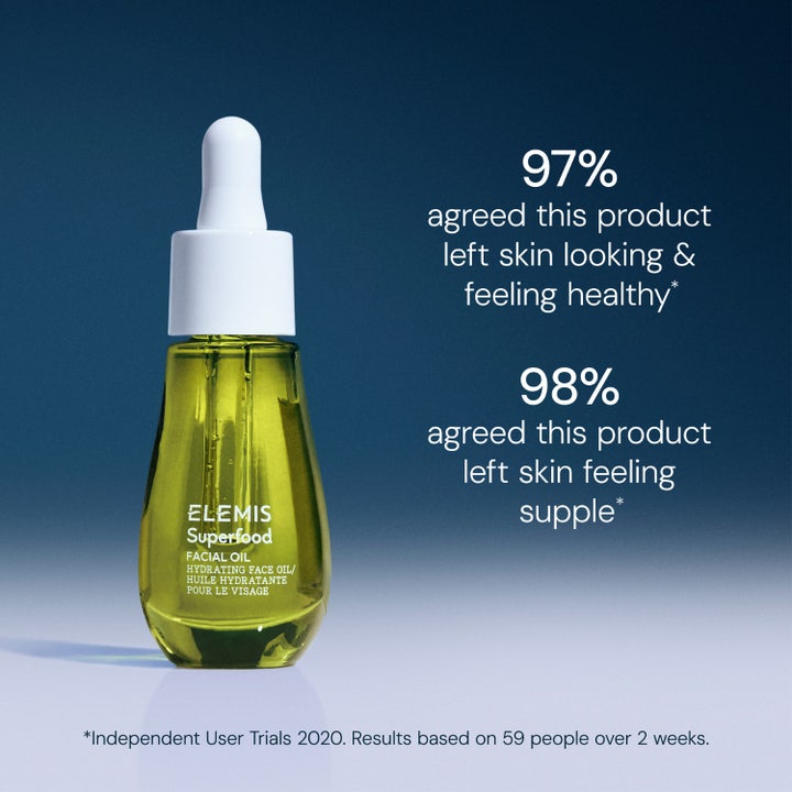 Elemis Superfood Facial Oil 15 ml kosteuttava kasvoöljy vihreässä pullossa tekee ihosta terveen ja pehmeän.