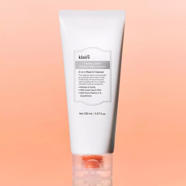 Klairs Freshly Juiced Vitamin Mask Cleanser 150 ml kirkastava 2-in-1 puhdistusaine ja naamio valkoisessa tuubissa.