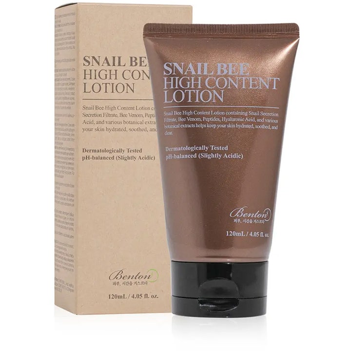Benton Snail Bee High Content Lotion 120 ml kosteuttava emulsiovoide ruskeassa tuubissa beigen pakkauksen kera.