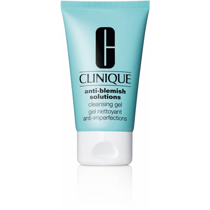 Clinique Anti-Blemish Solutions Cleansing Gel puhdistusgeeli epäpuhtauksia vastaan vaaleansinisessä tuubissa.
