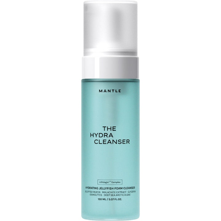 Mantle The Hydra Cleanser 150 ml kosteuttava puhdistusvaahto turkoosissa läpikuultavassa pullossa valkoisella pumpulla