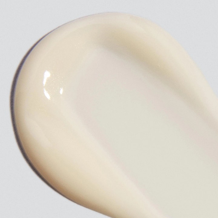 Dermalogica Stress Positive Eye Lift 25 ml kirkastava silmänympärysvoide kermainen ja kiiltävä koostumus