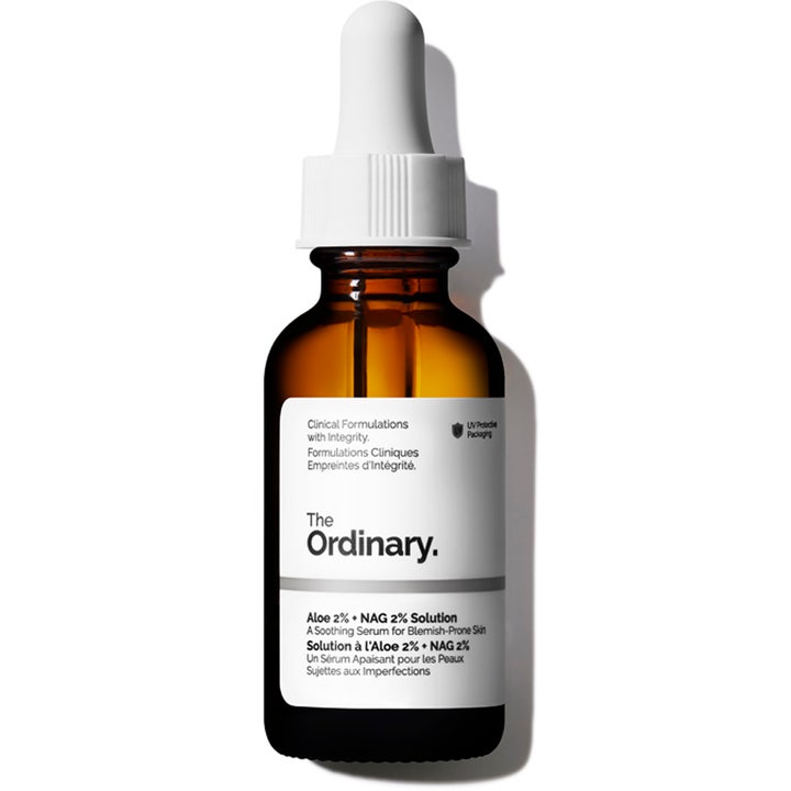 The Ordinary Aloe 2% + NAG 2% Solution 30 ml rauhoittava seerumi epäpuhtauksille ruskeassa lasipullossa valkoisella pipetillä