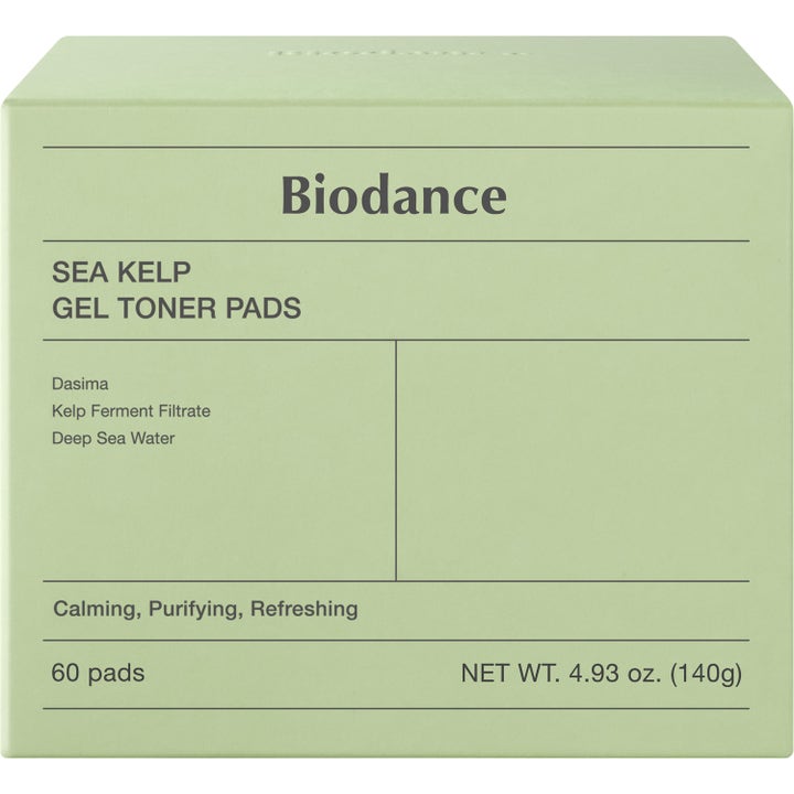 Biodance Sea Kelp Gel Toner Pads 60 kpl rauhoittava kasvovesi vaaleanvihreässä pahvipakkauksessa