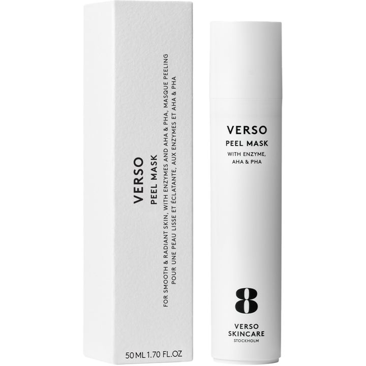 Verso Peel Mask N°8 50 ml kirkastava kasvonaamio kuorii AHA-hapoilla valkoisessa pumppupullossa ja pakkauksessa.