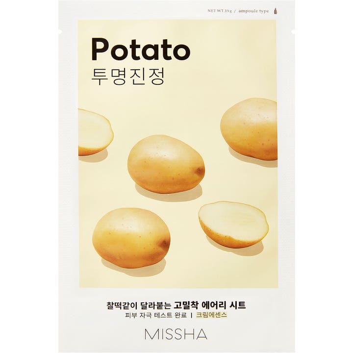 Missha Airy Fit Sheet Mask Potato 19 g rauhoittava kangasnaamio vaaleassa pakkauksessa, jossa on perunoiden kuvia.