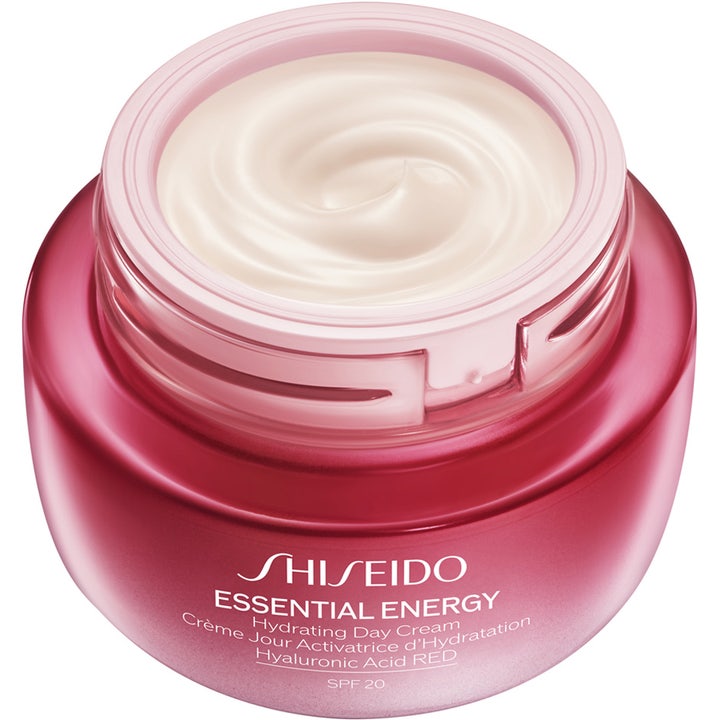 Shiseido Essential Energy Hydrating Day Cream 50 ml kosteuttava päivävoide SPF 20 avatussa punaisessa lasipurkissa.