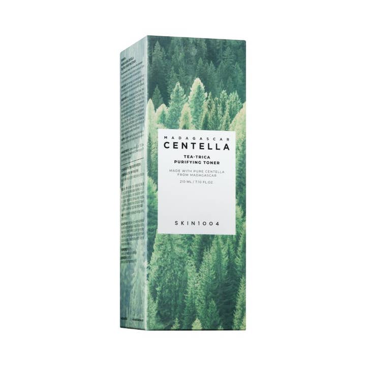 SKIN1004 Madagascar Centella Tea-Trica Purifying Toner 210 ml puhdistava kasvovesi metsäkuvioisessa pakkauksessa.