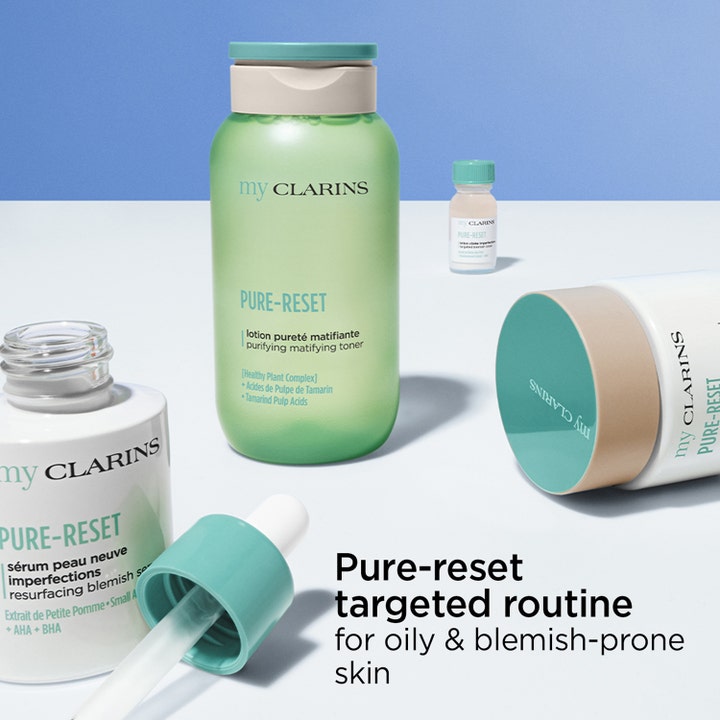 Clarins MyPure-Reset Targeted Blemish Lotion 13 ml hoitotuote epäpuhtauksille pienessä pullossa osana tuotesarjaa.
