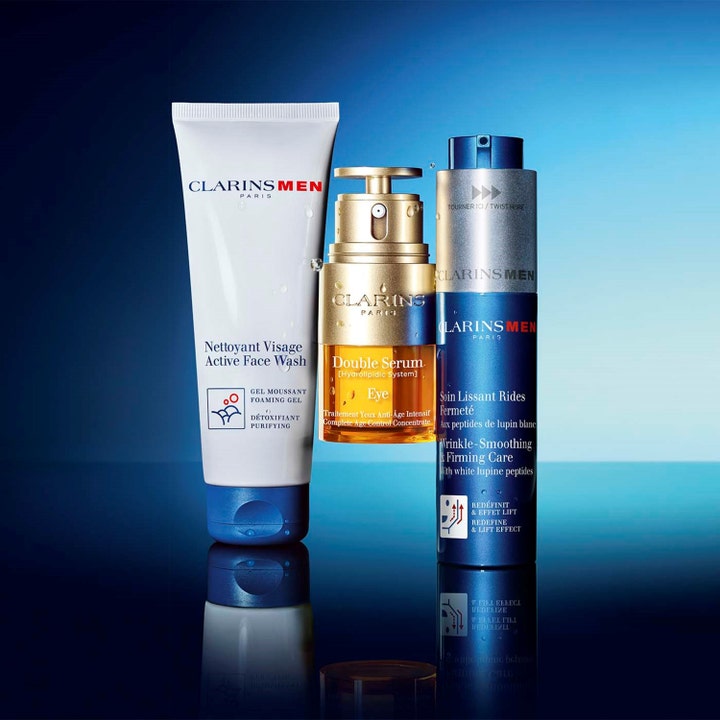 Clarins Men Wrinkle-Smoothing & Firming Care 50 ml silottava kasvovoide tummansinisessä pumppupullossa.