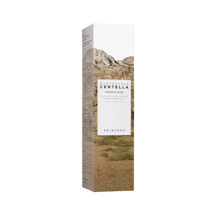 SKIN1004 Madagascar Centella Ampoule Foam 125 ml puhdistusvaahto maisemakuvioidussa pahvipakkauksessa.