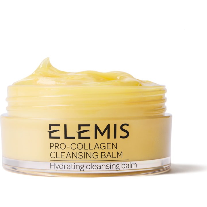 Elemis Pro-Collagen Cleansing Balm kosteuttava puhdistusbalsami on täyteläistä keltaista voidetta avonaisessa purkissa.