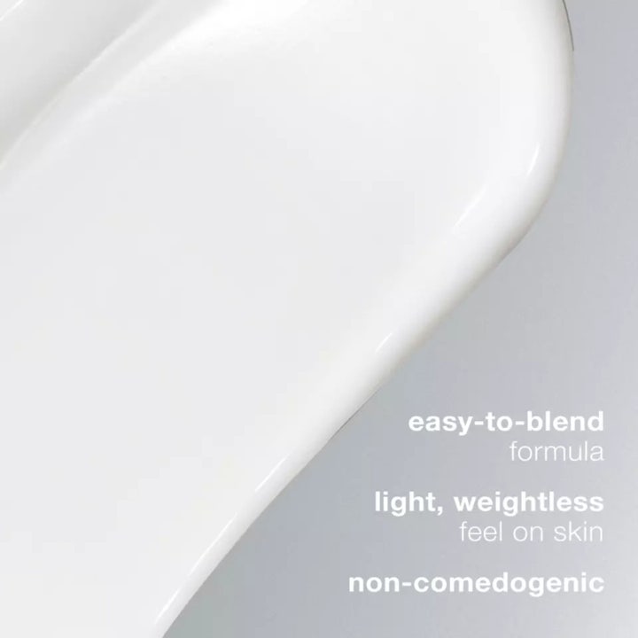 Dermalogica Active Moist 100 ml öljytön päivävoide valkoisessa tuubissa tasoittaa ihon rakennetta.