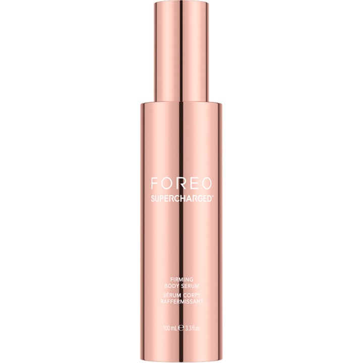 Foreo Supercharged Firming Body Serum 100 ml kiinteyttävä vartaloseerumi ruusukultaisessa pullossa.