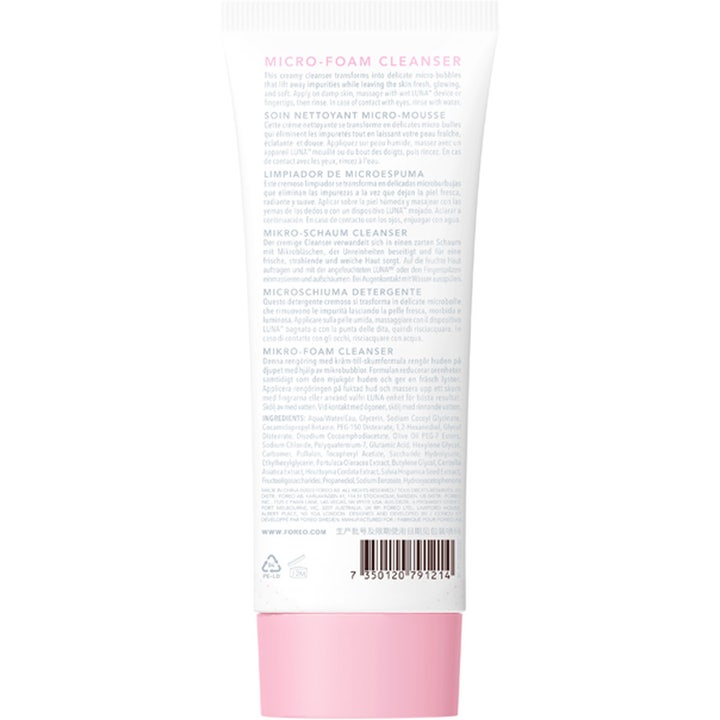 FOREO Luna Micro-Foam Cleanser 2.0 100 ml puhdistusvaahto tuubin takapuoli ainesosilla ja vaaleanpunaisella korkilla.