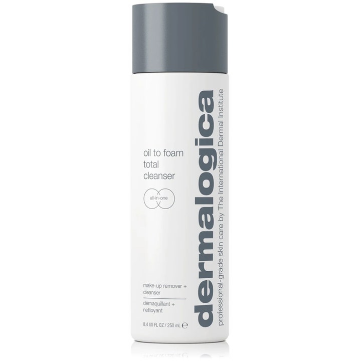 Dermalogica Oil to Foam Total Cleanser 250 ml puhdistava meikinpoistoaine valkoisessa pullossa harmaalla korkilla.