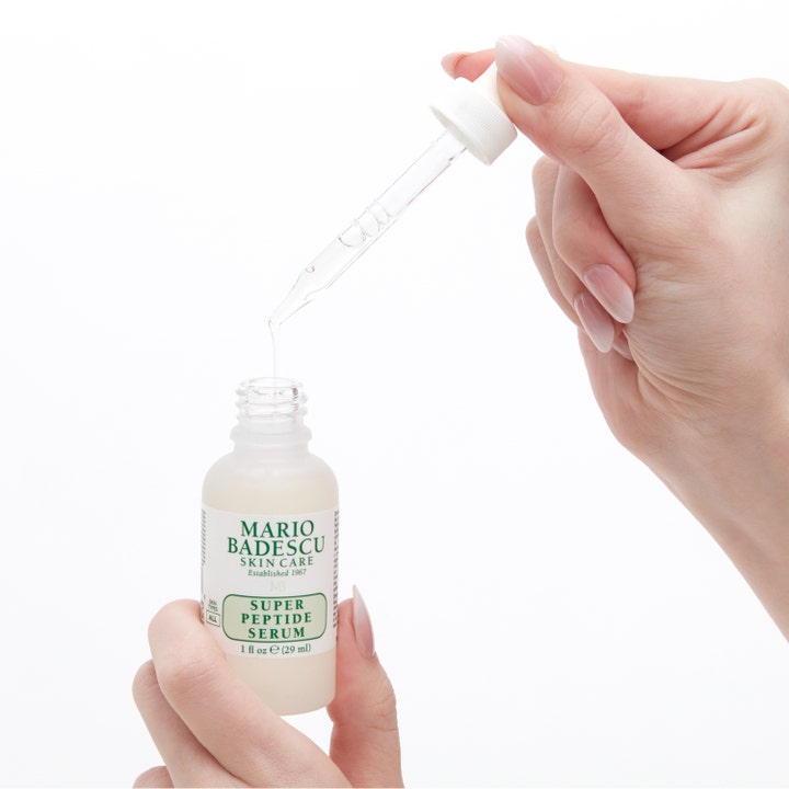 Mario Badescu Super Peptide Serum 29 ml silottava kasvoseerumi huurteisessa lasipullossa pipetin kera.