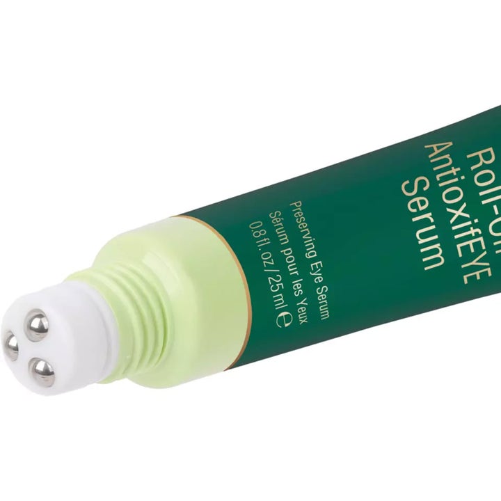 Pixi Roll-On AntioxifEYE Serum 25 ml virkistävä ögonserumi, jossa on kolme viilentävää metallipalloa.