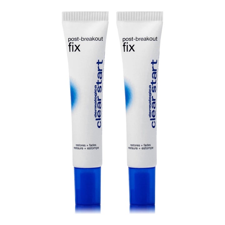 Dermalogica Clear Start Post-Breakout Fix näppyjen jälkiä häivyttävä hoito kahdessa valkoisessa tuubissa sinisellä korkilla.