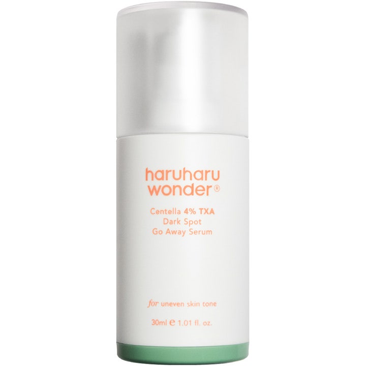 haruharu wonder Centella 4% TXA Dark Spot Go Away Serum 30 ml kirkastava seerumi valkoisessa pumppupullossa
