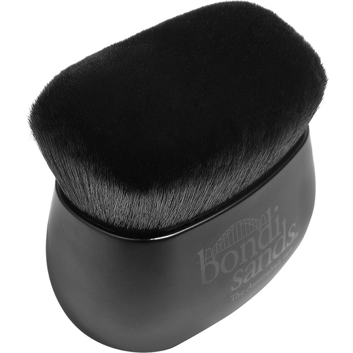 Bondi Sands GLO Body Brush 1 kpl vartalosivellin on tyylikäs musta ja siinä on tiheät pehmeät harjakset.